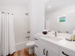Pool King Ensuite